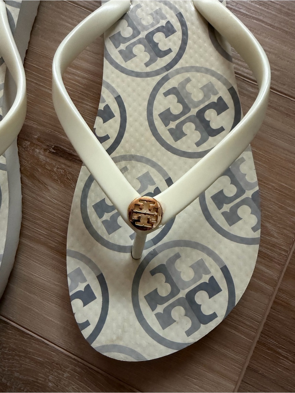 Tory Burch flip flops, size 8, EUC - Picture 2 of 6